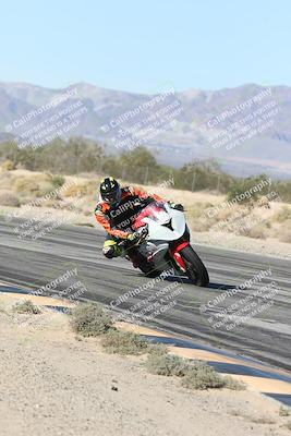 media/Dec-04-2025-Racers Edge (Thu) [[5ebc9f124d]]/3-B Group/3-Session 2 (Turn 7 Inside)/